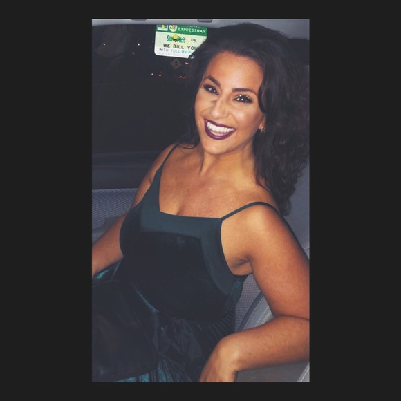 Meet your Posher, Amy - Picture 2 of 2